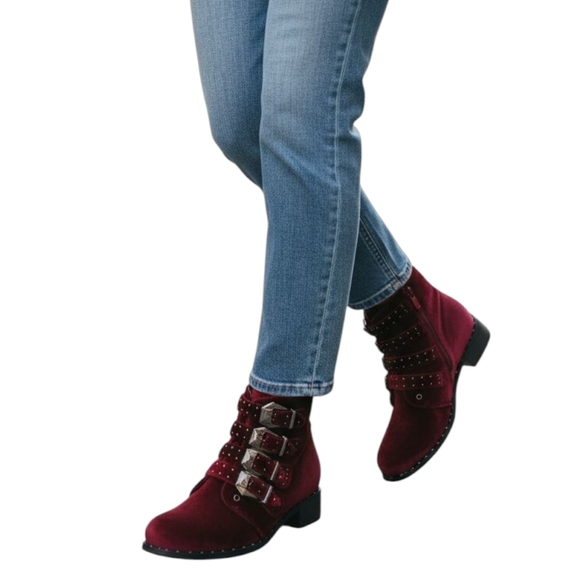 NIB Moca Burgundy Buckle-Front Western Ankle Boot - Picture 4 of 4